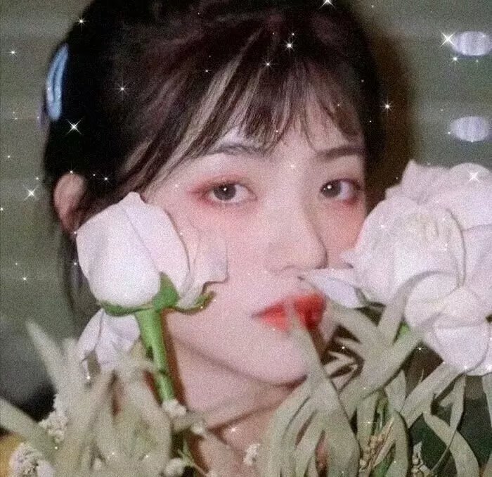 只在那里发光