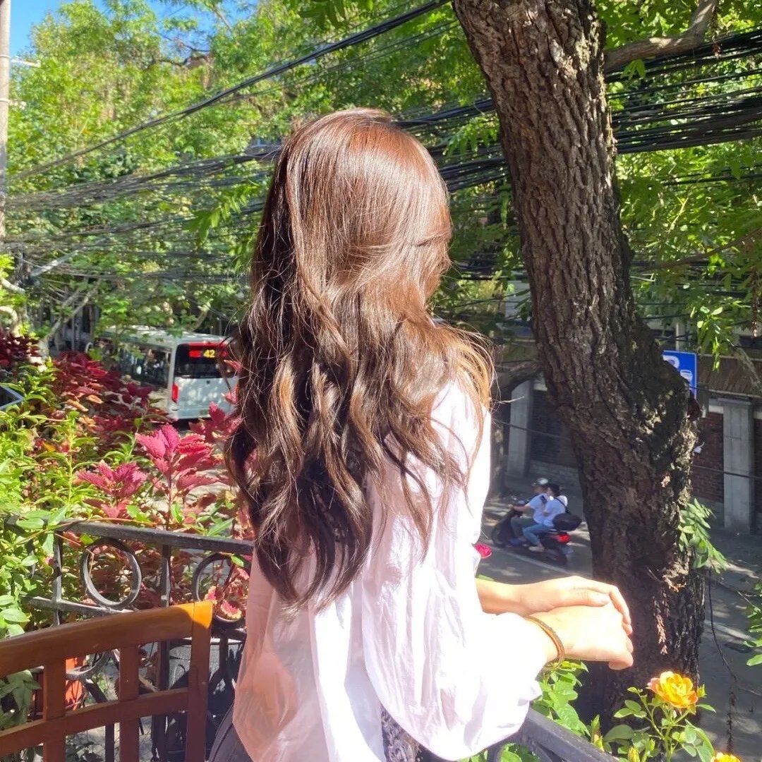 阳光下的影子